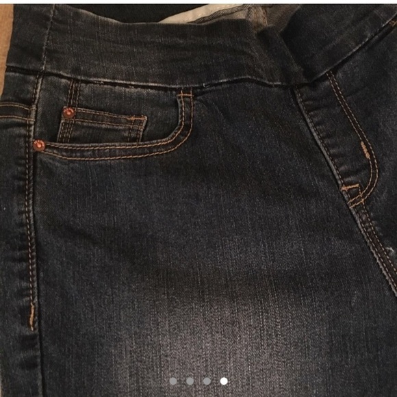 Point Zero Capris - Picture 4 of 4